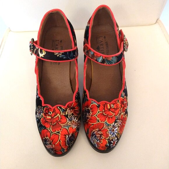 Spring Step L'Artiste - 'Adodora', Red Floral Velvet heeled Mary Jane - 39 / 8.5 - Picture 3 of 10